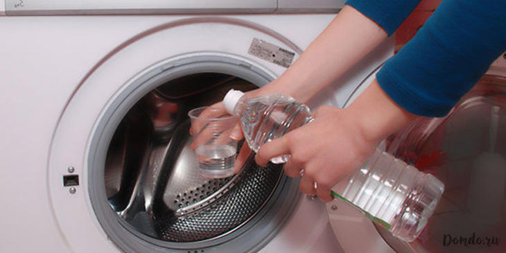 Sử dụng giấm nhằm lau chùi và vệ sinh máy giặt