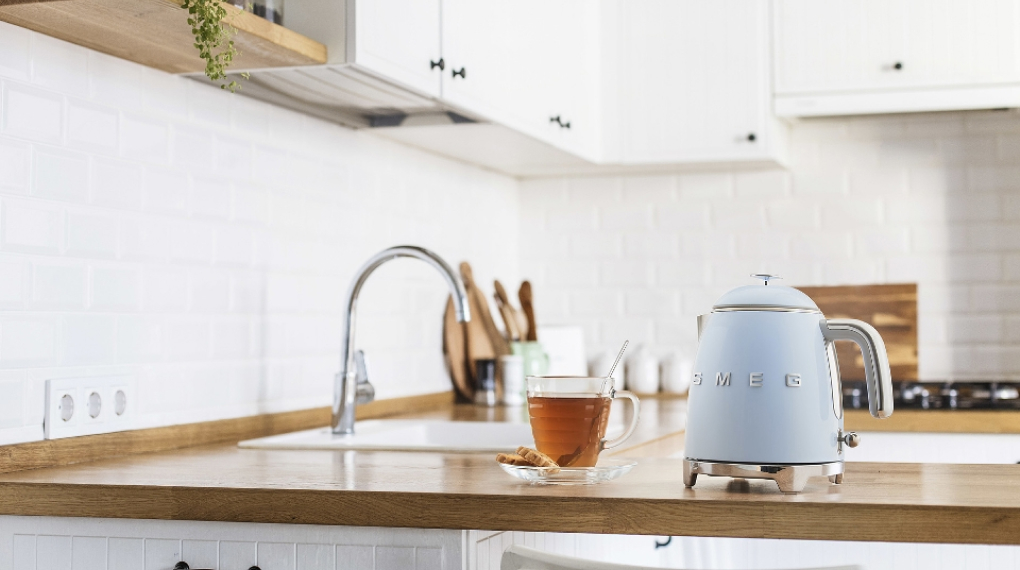 Bình đun siêu tốc mini Smeg KLF05