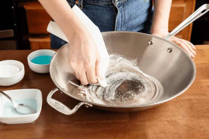 Trộn Baking Soda và nước rửa chén