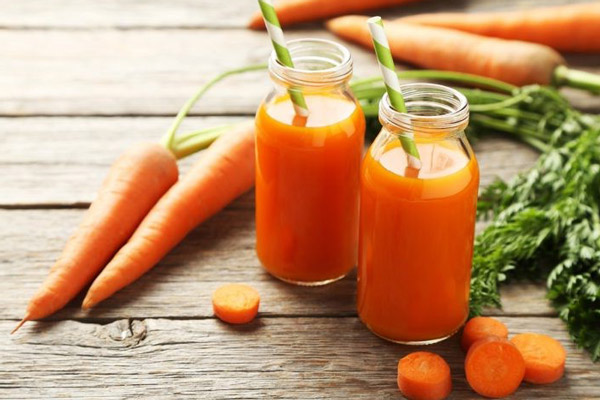 Nước ép cà rốt chứa nhiều chất dinh dưỡng