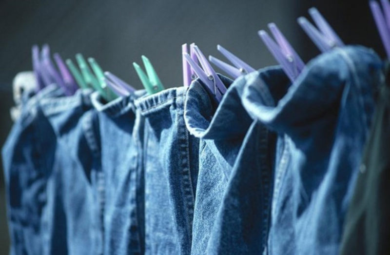 Sử dụng máy sấy quần áo thay phiên với phơi quần áo truyền thống
