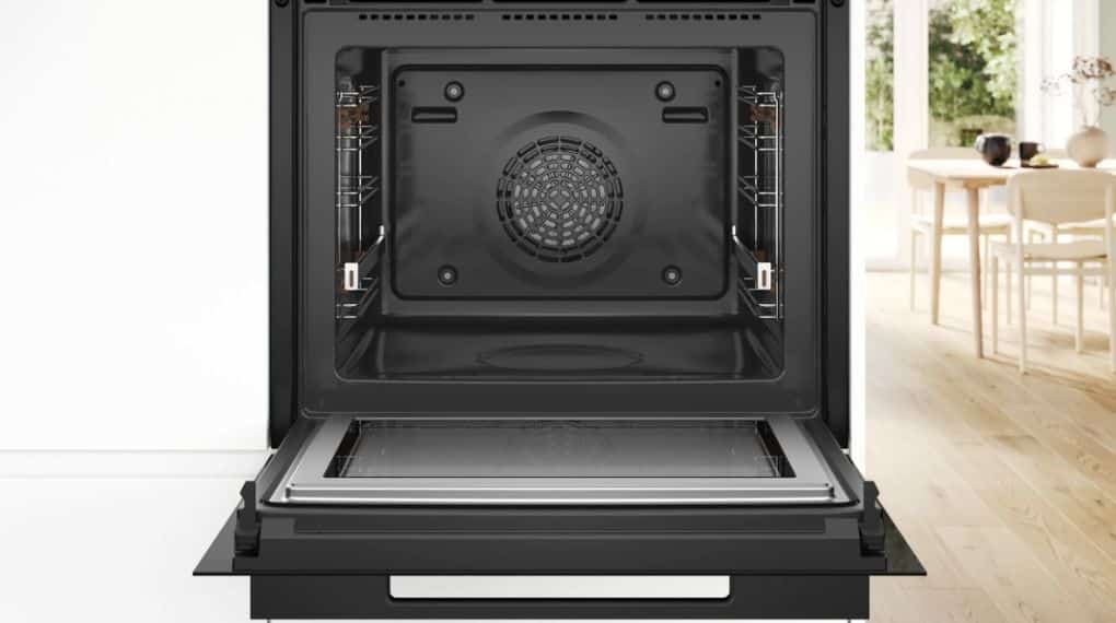 Lò nướng kèm vi sóng và bơm hơi nước Bosch HNG978QB1 Serie 8 âm tủ-Không gian bên trong Lò nướng kèm vi sóng và bơm hơi nước Bosch HNG978QB1 Serie 8 âm tủ-Không gian bên trong