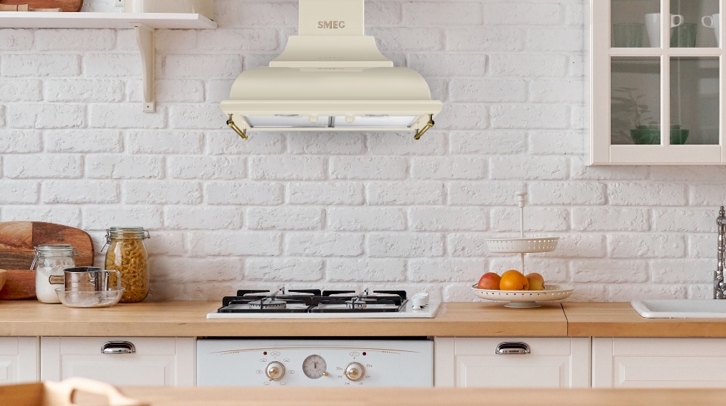 Máy hút mùi áp tường Smeg Cortina KC16