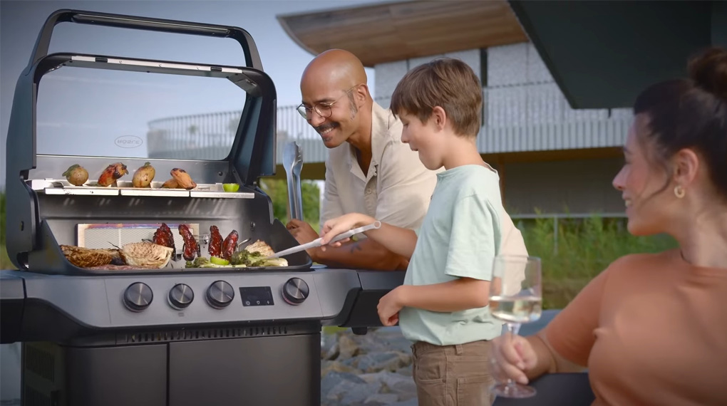 Bếp nướng BBQ Rösle 251062 Gasgrill Blazeflame Master 3 30mbar-Chất liệu bền bỉ, di chuyển linh hoạt Bếp nướng BBQ Rösle 251062 Gasgrill Blazeflame Master 3 30mbar-Chất liệu bền bỉ, di chuyển linh hoạt