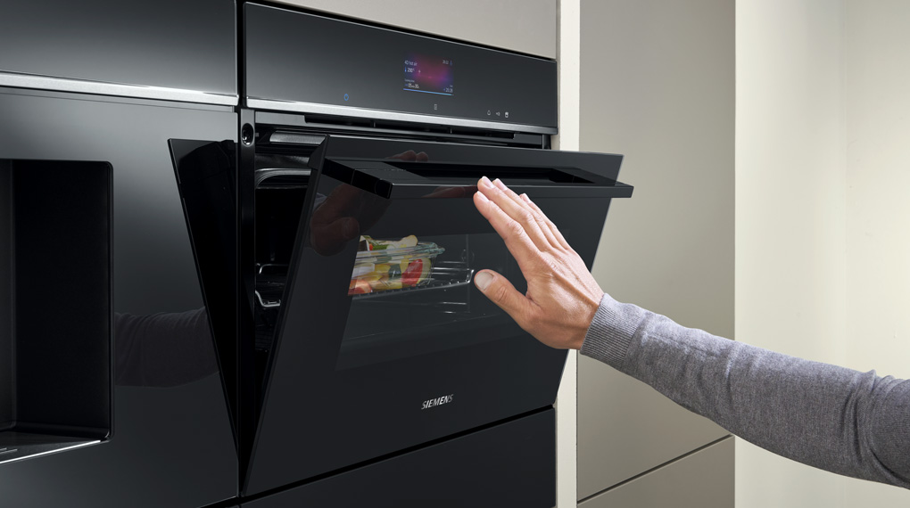 Lò vi sóng kèm nướng Siemens CE732GXB1 iQ700 âm tủ-Hâm nóng món ăn nhanh chóng, tiết kiệm thời gian chế biến Lò vi sóng kèm nướng Siemens CE732GXB1 iQ700 âm tủ-Hâm nóng món ăn nhanh chóng, tiết kiệm thời gian chế biến