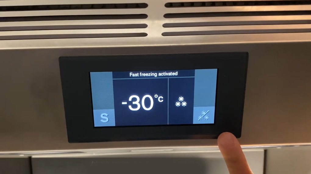 Tủ đông âm tủ Gaggenau 328 lít RF461306 Vario series 400-Bảng điều khiển cảm ứng