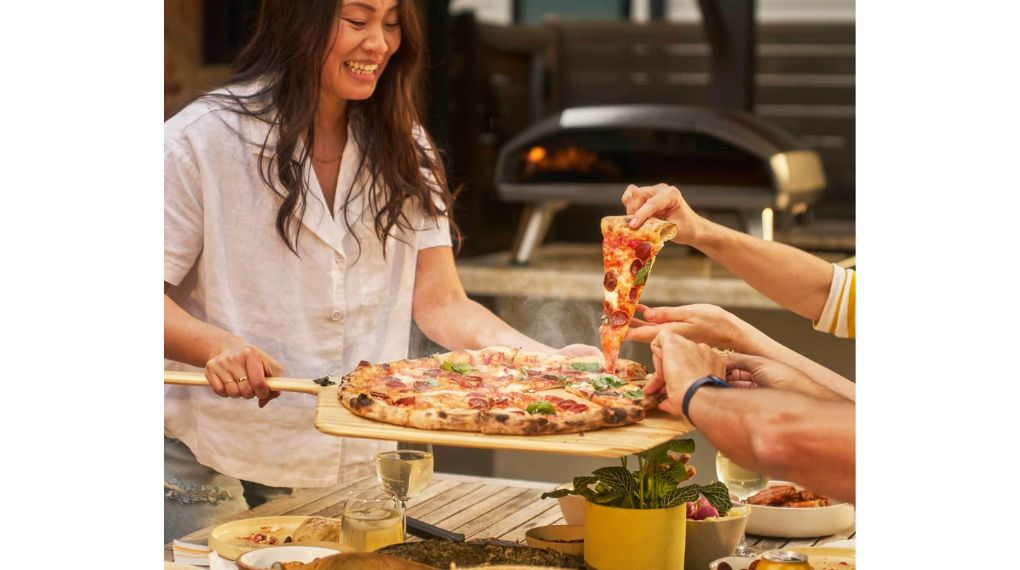 Lò Nướng Pizza Ngoài Trời Ooni Koda 2 Max Dùng Gas 24inch Màu Đen Foundry - Vẻ ngoài hiện đại, nấu nướng thuận tiện lo nuong pizza ngoai troi ooni koda 2 max 11 Gia Dụng Đức Sài Gòn