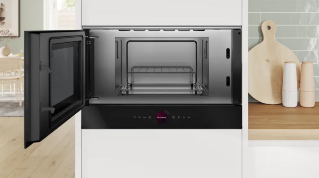 Lò vi sóng kèm nướng Bosch BEL7321B1 Series 8 Accent Line âm tủ - công suất hoạt động