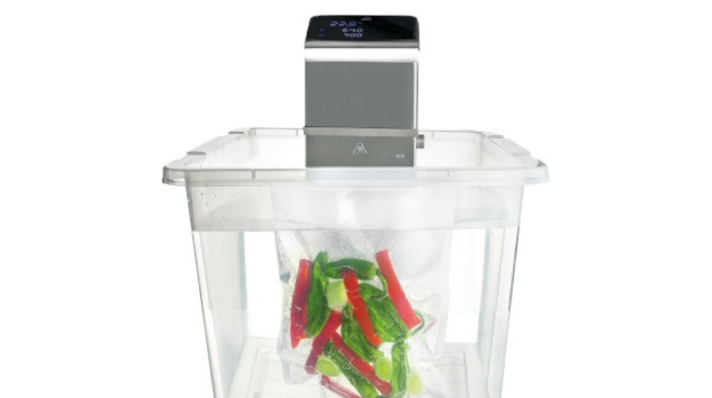 Máy sous vide Lacor Master được sử dụng phổ biến trong nhà hàng, khách sạn hoặc bếp chuyên nghiệp
