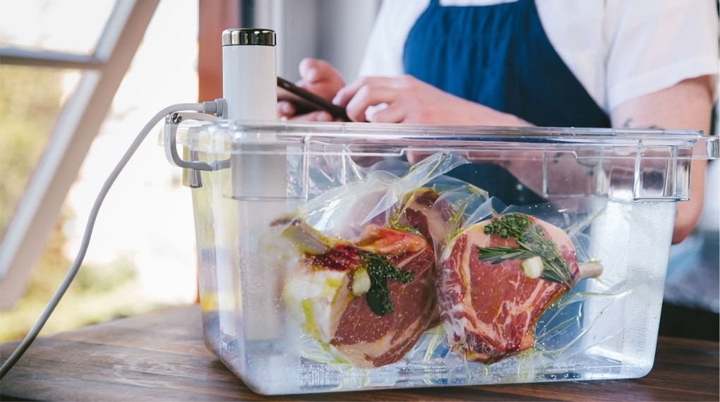 Sous vide bị đánh giá là không đủ điều kiện làm chín thực phẩm vì nấu ở nhiệt độ thấp