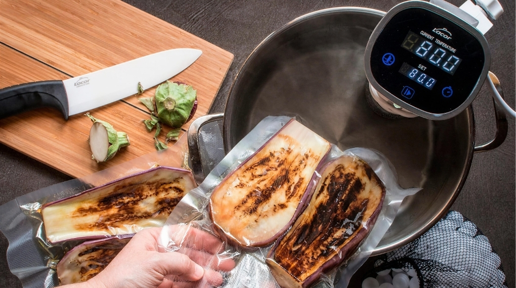 Máy sous vide có thể nấu trong 10 phút hoặc 1-2 giờ, thậm chí lên đến 12-24 giờ (có thể lâu hơn) với các phần thịt nhiều mô liên kết