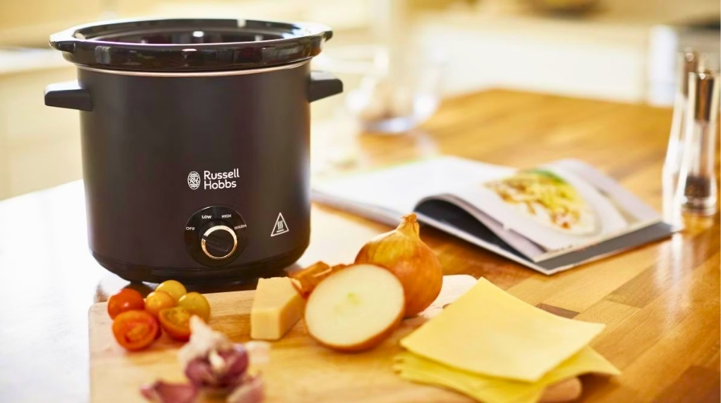 Nồi nấu chậm Russell Hobbs 3.5L giúp tiết kiệm thời gian, giữ hương vị tự nhiên và hạn chế thất thoát dinh dưỡng