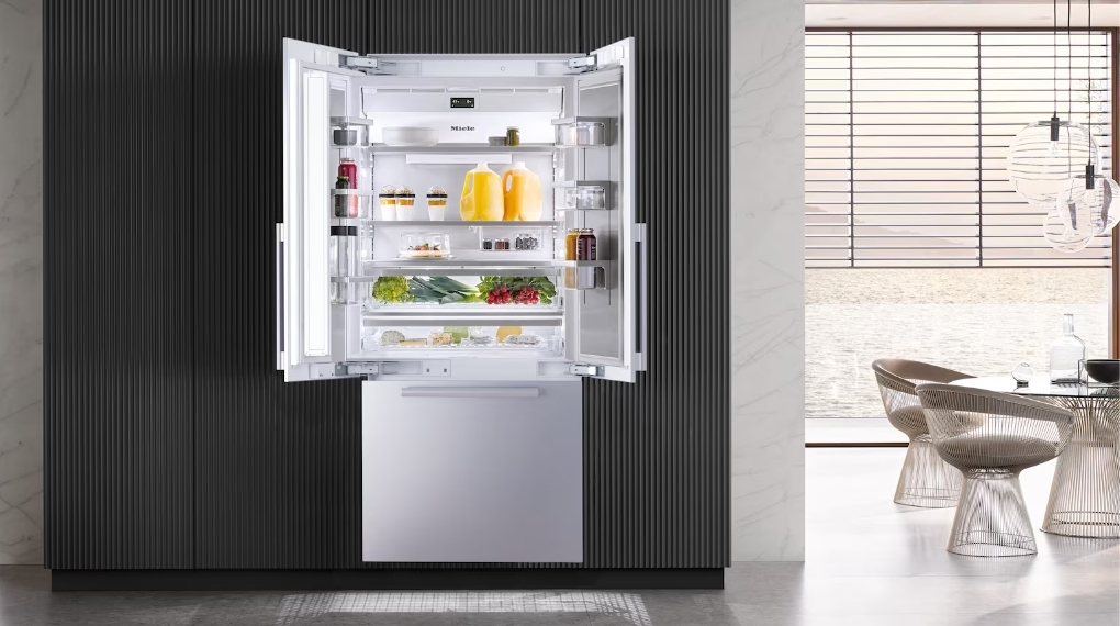 Vệ sinh tủ lạnh Miele thường xuyên giúp duy trì điều kiện bảo quản thực phẩm phù hợp