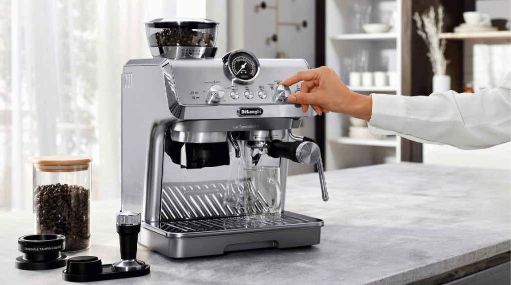 Áp suất bất thường cũng là dấu hiệu cho thấy máy cà phê bị tắc