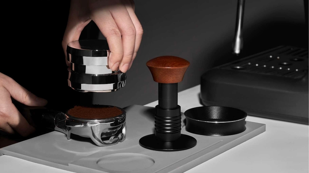 Giá tamper phụ thuộc phần lớn vào chất liệu gia công và cơ chế hoạt động