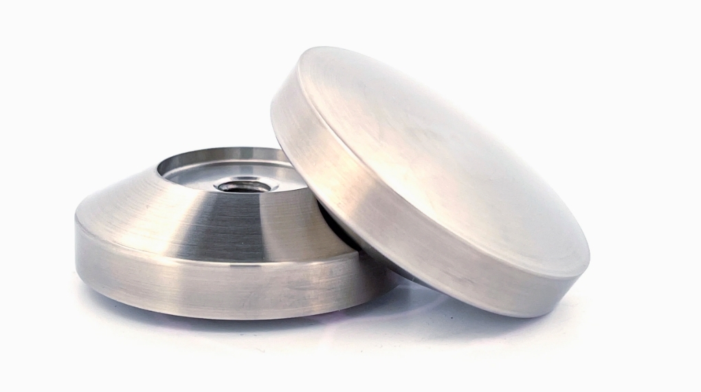 Tamper có thiết kế mặt nén phẳng (Flat Base) và mặt nén lồi (Convex Base)