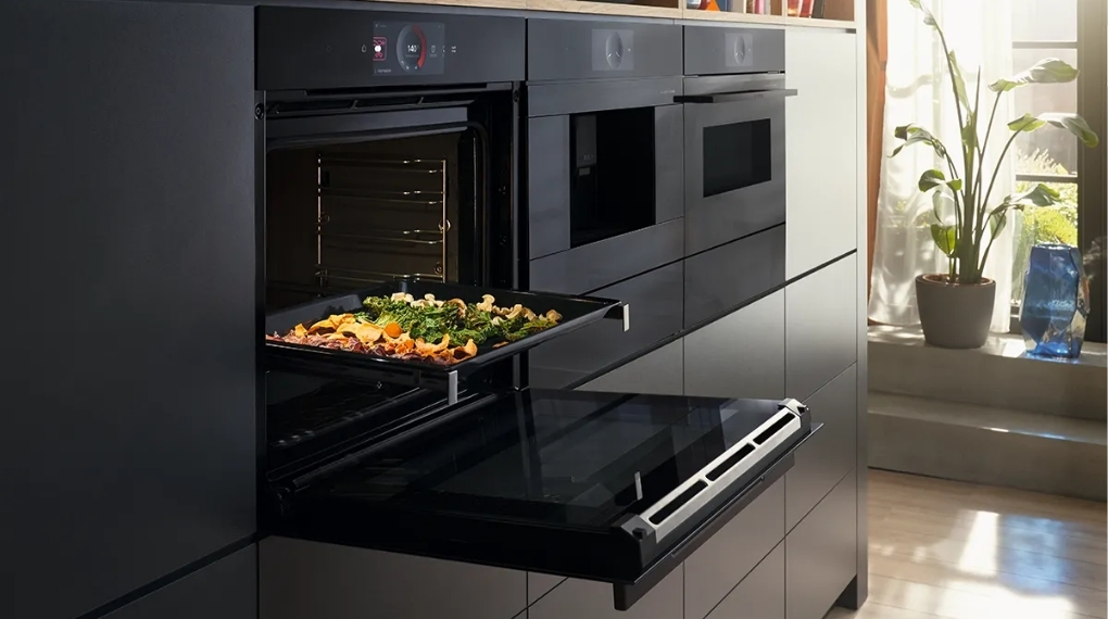 Lò nướng Bosch Series 8 kết hợp vi sóng và bổ sung hơi nước